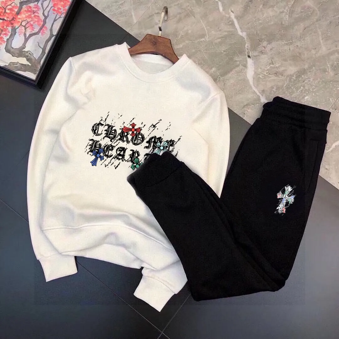 🅿️380 [Cro Heart] (Gospel for Fatty) hot-selling suit is coming. Focus on the original version of the official website. 2025 new hot-selling sweatshirt suit. The original order is the best. 🇭🇰The meticulous work of top designers for a fitting and perfect upper body effect. All-natural high-quality Roman cotton 100%, close-fitting comfort, noble and elegant! Original hardware embodies elegance and nobility! Counter size: M-5XL (maximum wear up to 220 pounds)